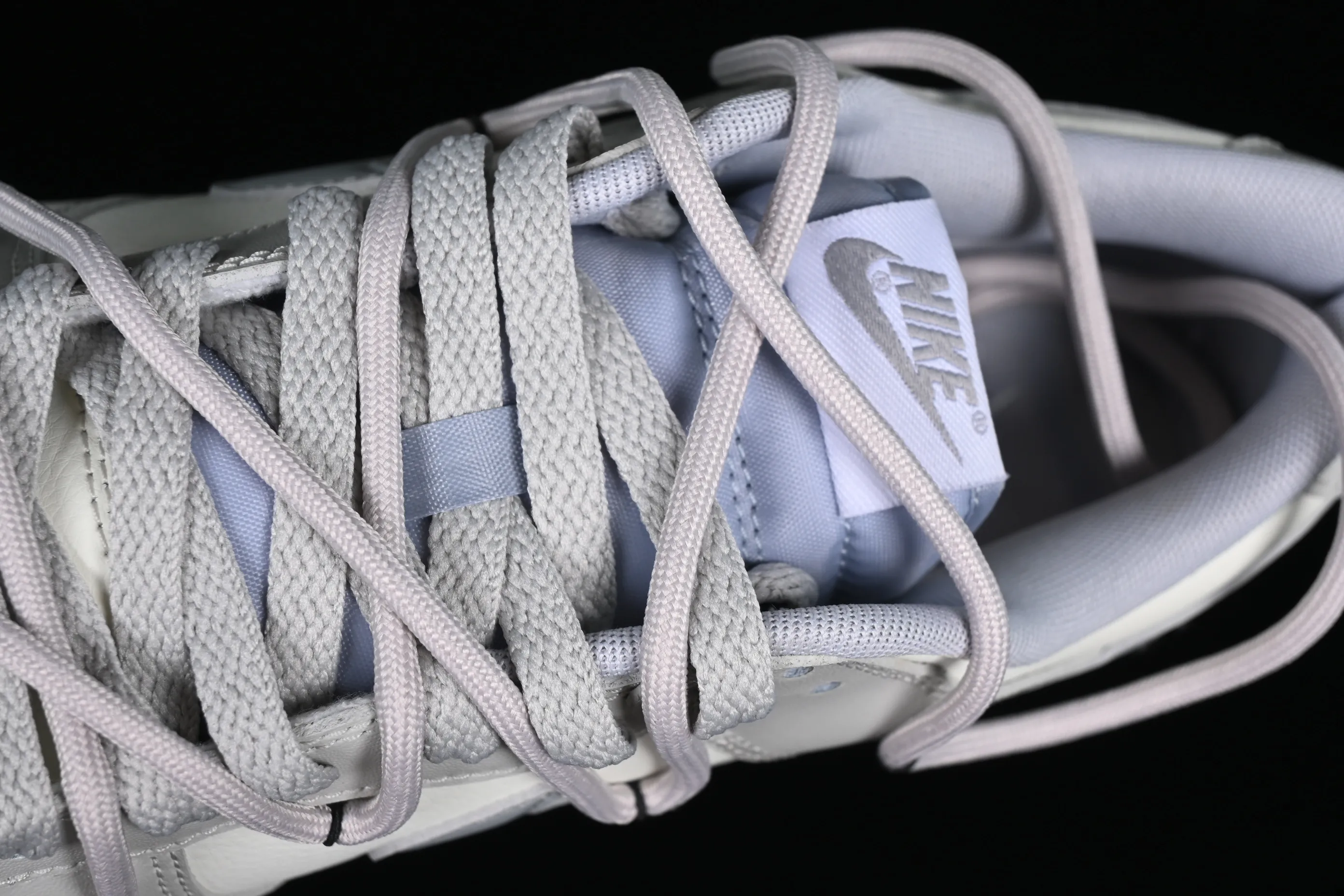 All Categories Nk SB Dunk Series Nk SB Dunk Low Low-top sneakers Nk Dunk Low Minimalist industrial-simple silver hook SB strap low-top casual sneakers DJ6188-003